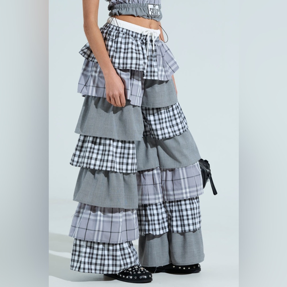 NWOT Akira NO PHOTOS PLEASE PLAID Ruffle PANTS small